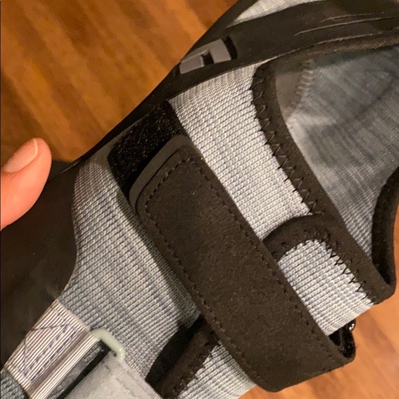 Black Diamond Momentum- Men’s 9.5 climbing shoes - Picture 3 of 6